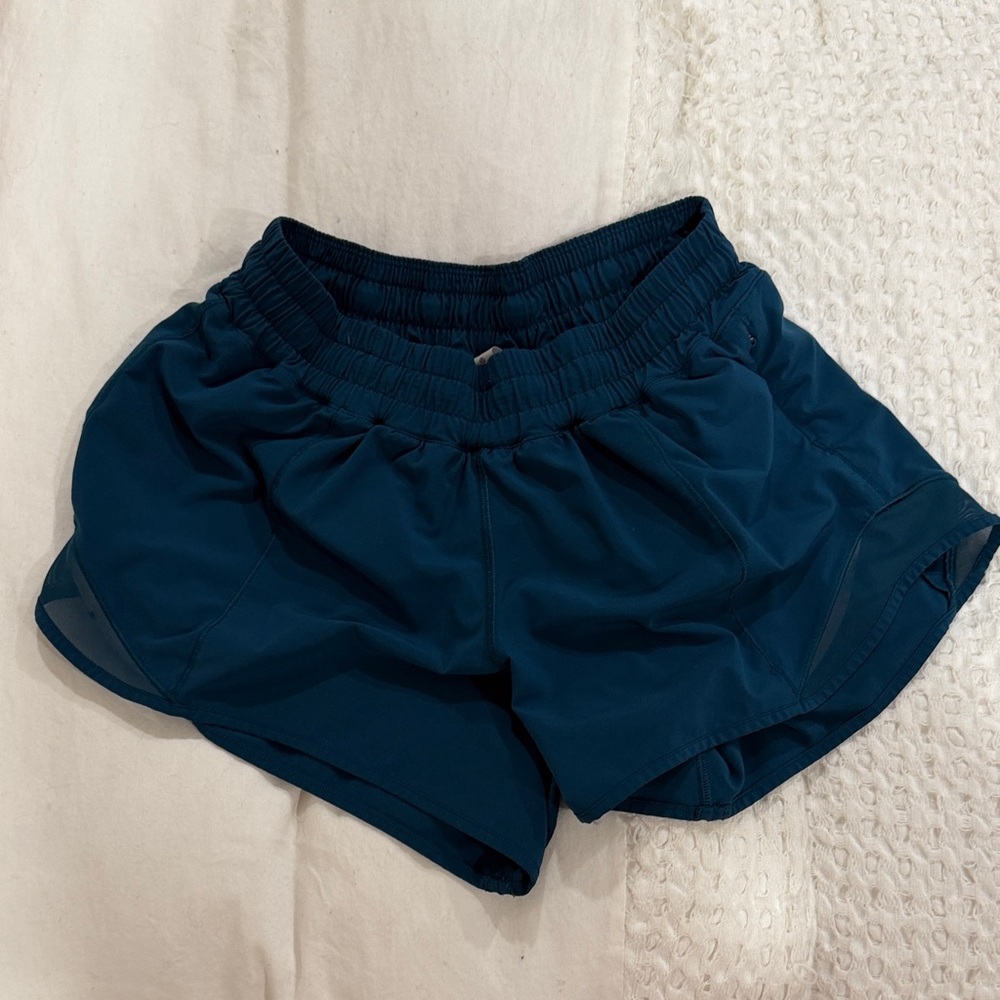 Lululemon Hotty Hot Shorts 6 Tall